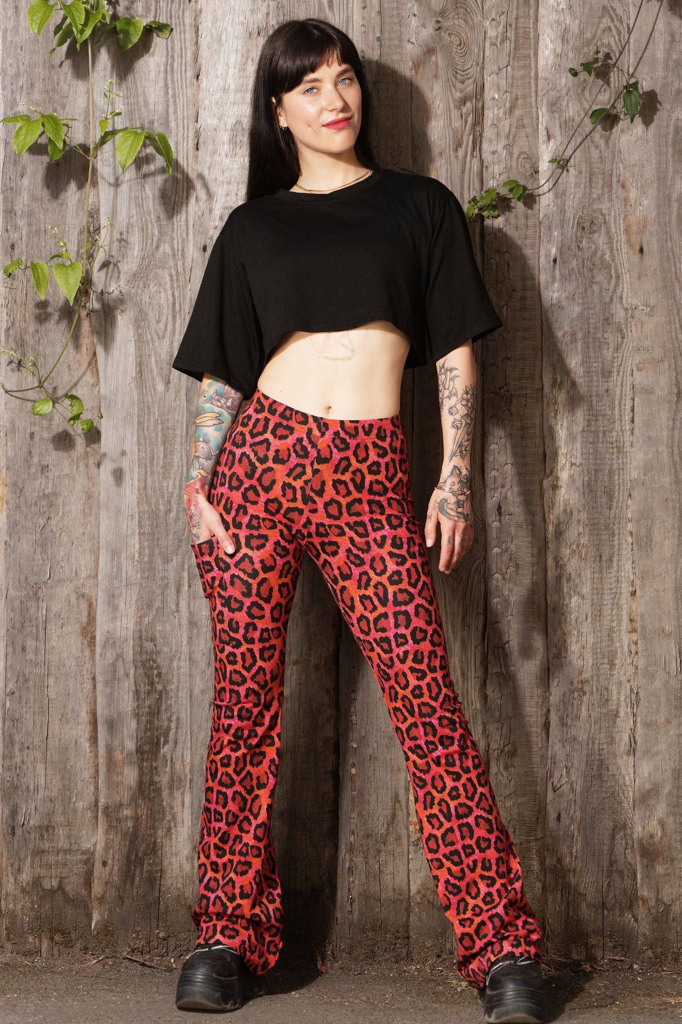 Leggins mit Schlag - fesche Mieze rot