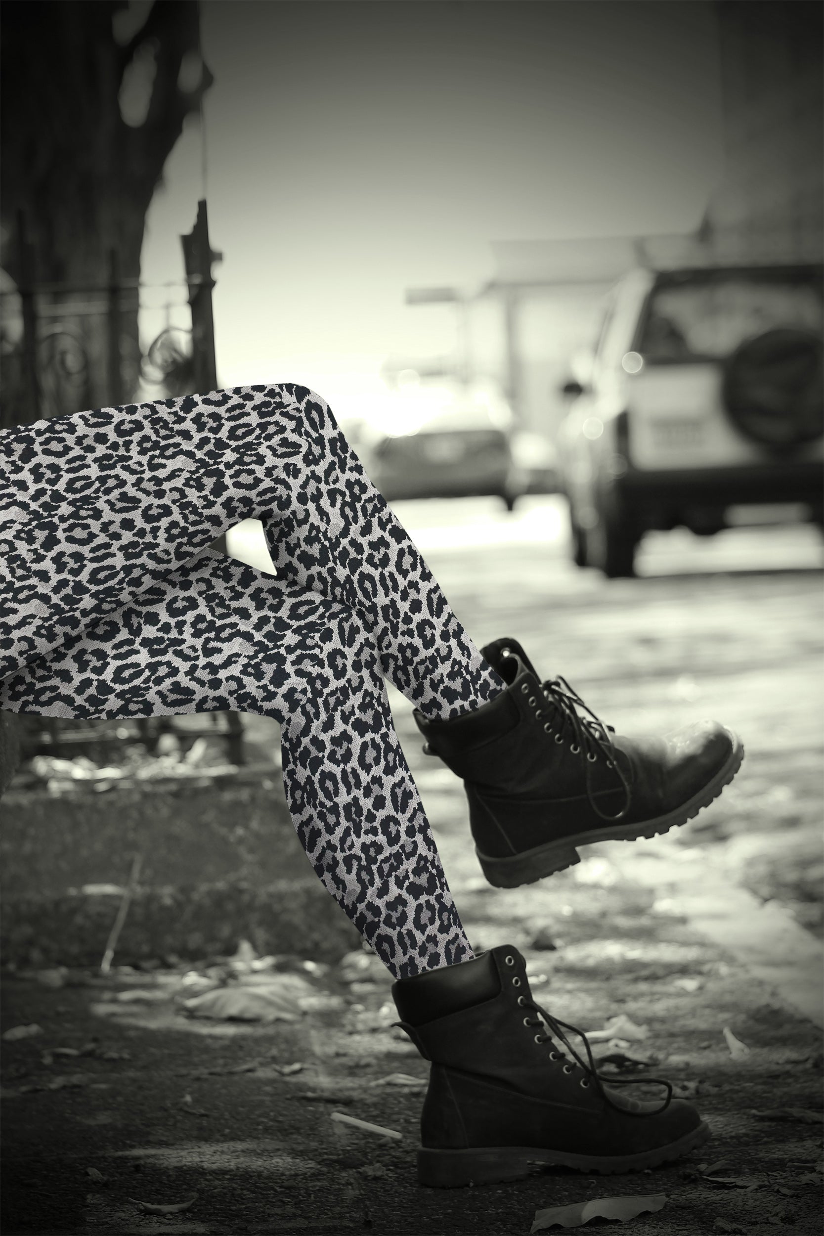 leggingsleostrick.jpg