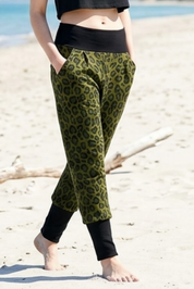 Baggy Pants for Women "Leo Green Lilac" – airy summer pants from Berlin