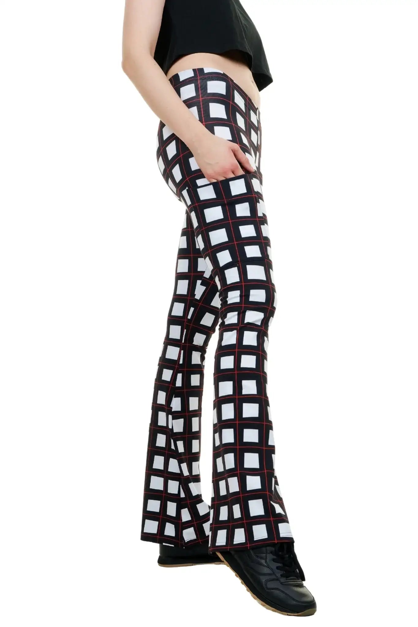 Nahaufnahme des bunten Funky Punky Prints auf elastischem Baumwoll-Jersey – blickdichtes und atmungsaktives Material.