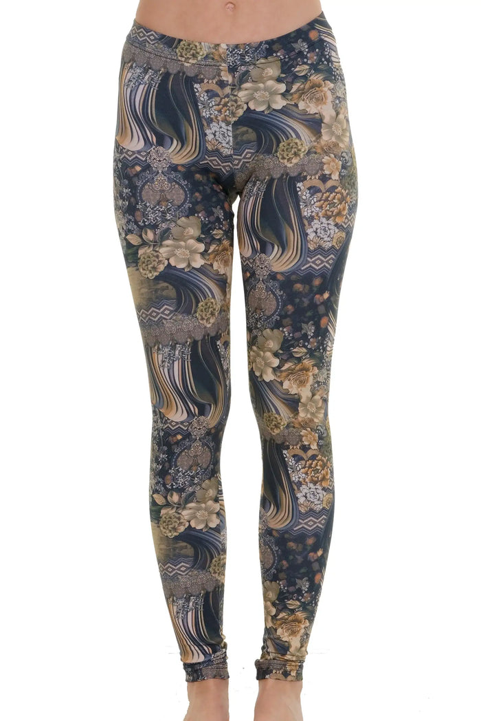 Leggings mit barockem Blumenmuster in Beige und Blau, Nahaufnahme, nachhaltig produziert