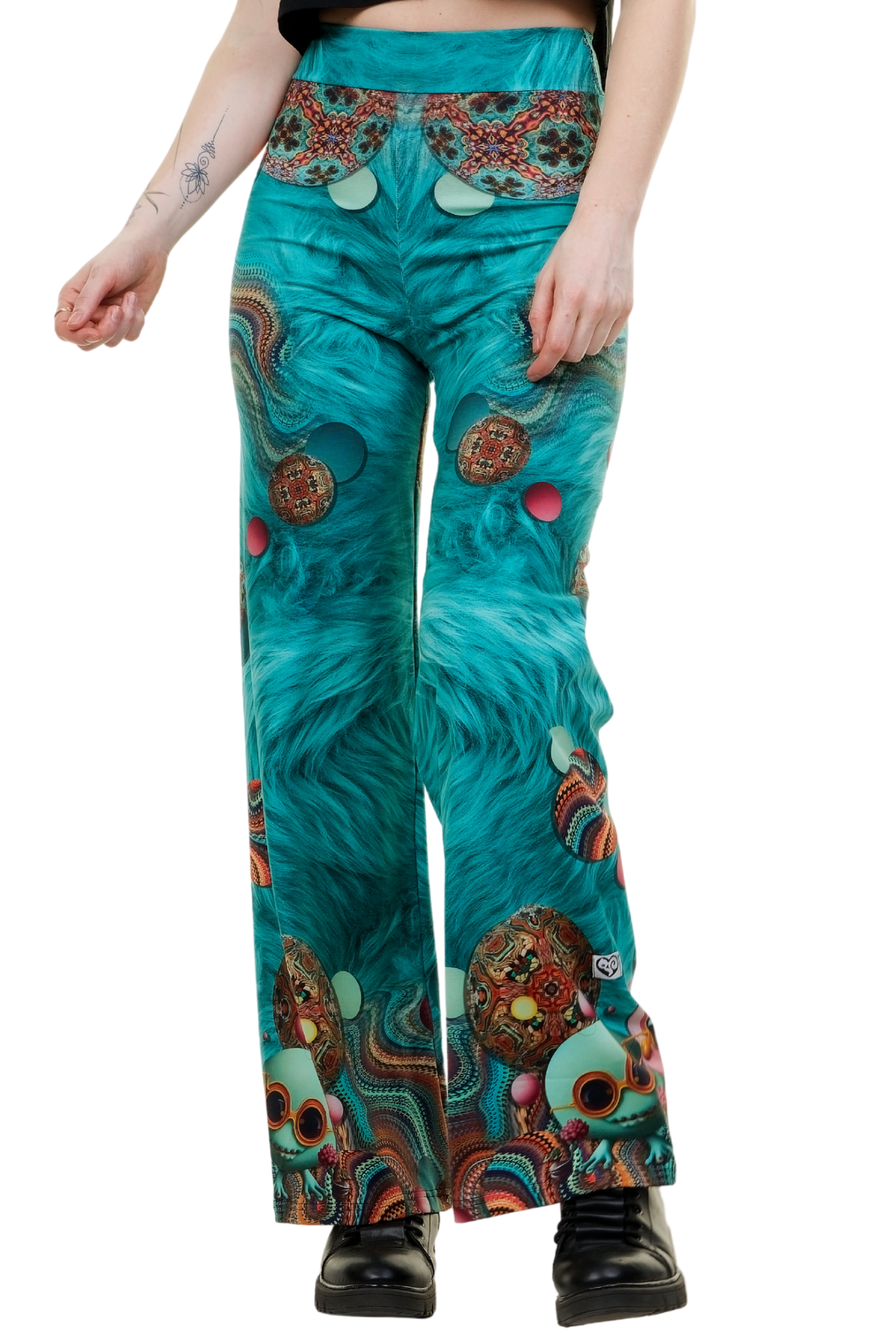 Bunte Marlenehose aus Baumwolle mit abstraktem, türkisfarbenem Muster und bunten Kreisen.