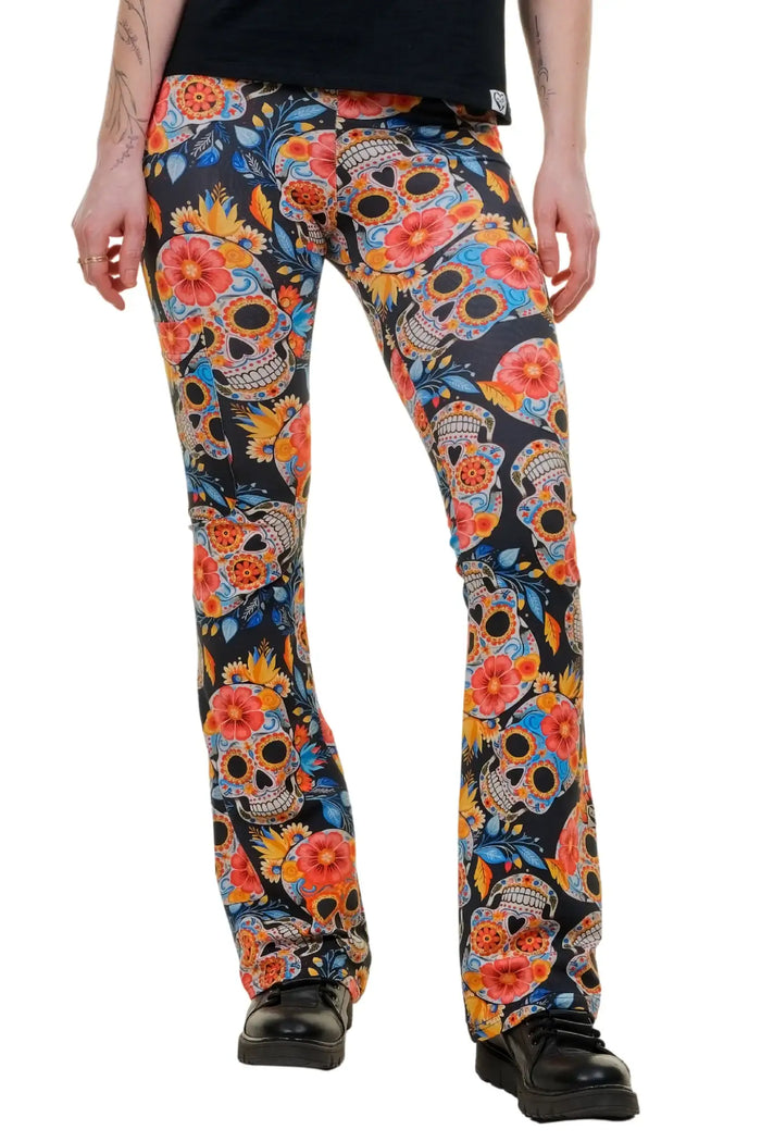 Bunte Leggings mit Totenkopf- und Blumenmuster, nachhaltig produziert, Baumwolle