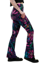 Bunte Damen Schlaghose mit floralem Muster, nachhaltiger Baumwollstoff, auffälliges Design