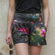 Sommerhose-Taschen-blumen-schwarz