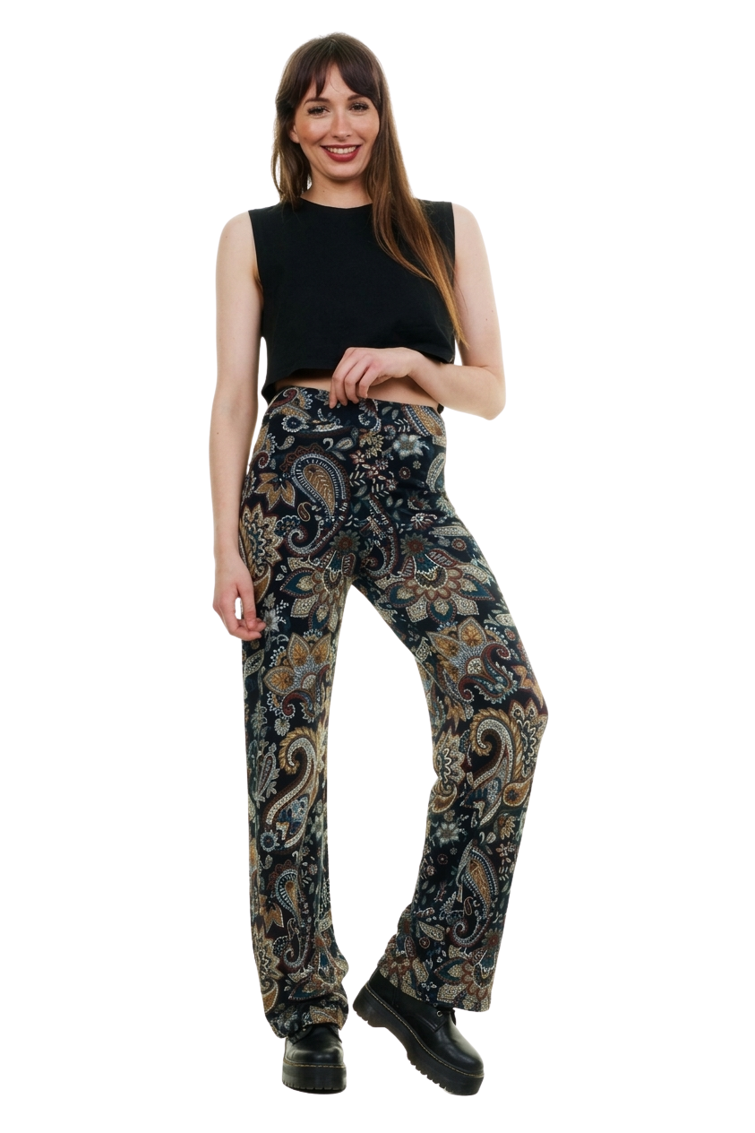 Detailansicht der weichen Jerseyhose aus Viskose mit hochwertigem Orient-Muster-Druck